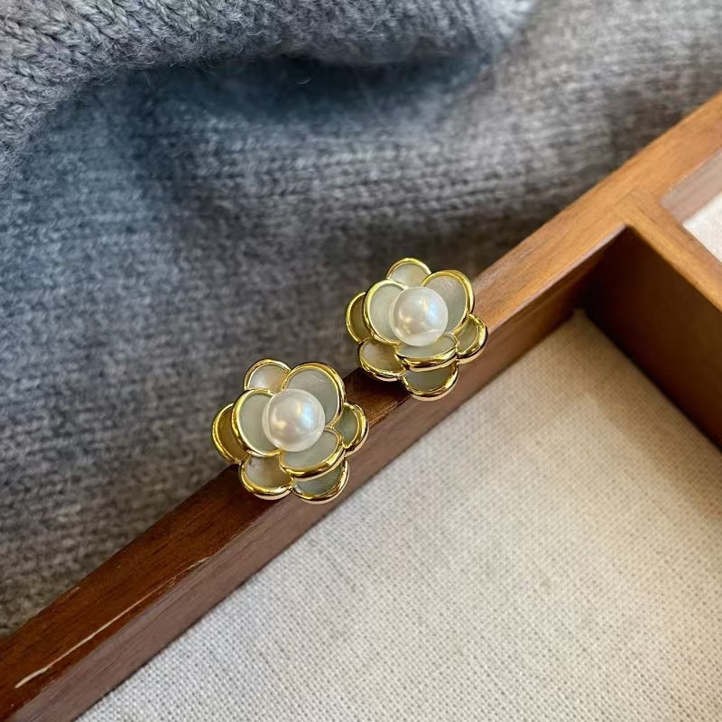 S925Silver Needle Oil Drop Freshwater Pearl Gold Foil Flower Stud Earrings Oil Painting Style Vintage High-end Earrings